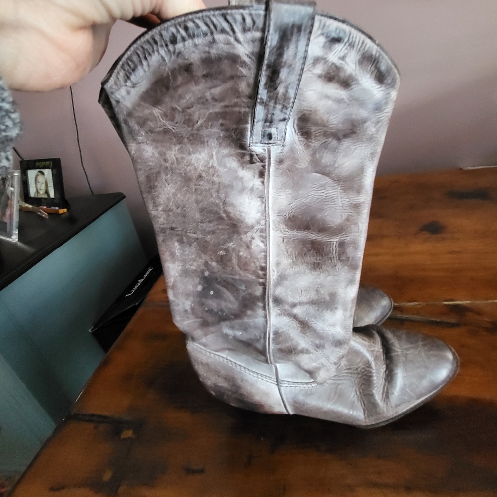 Bos & Co (made in Brazil) distressed leather cowboy boots - size 7.5/ 8